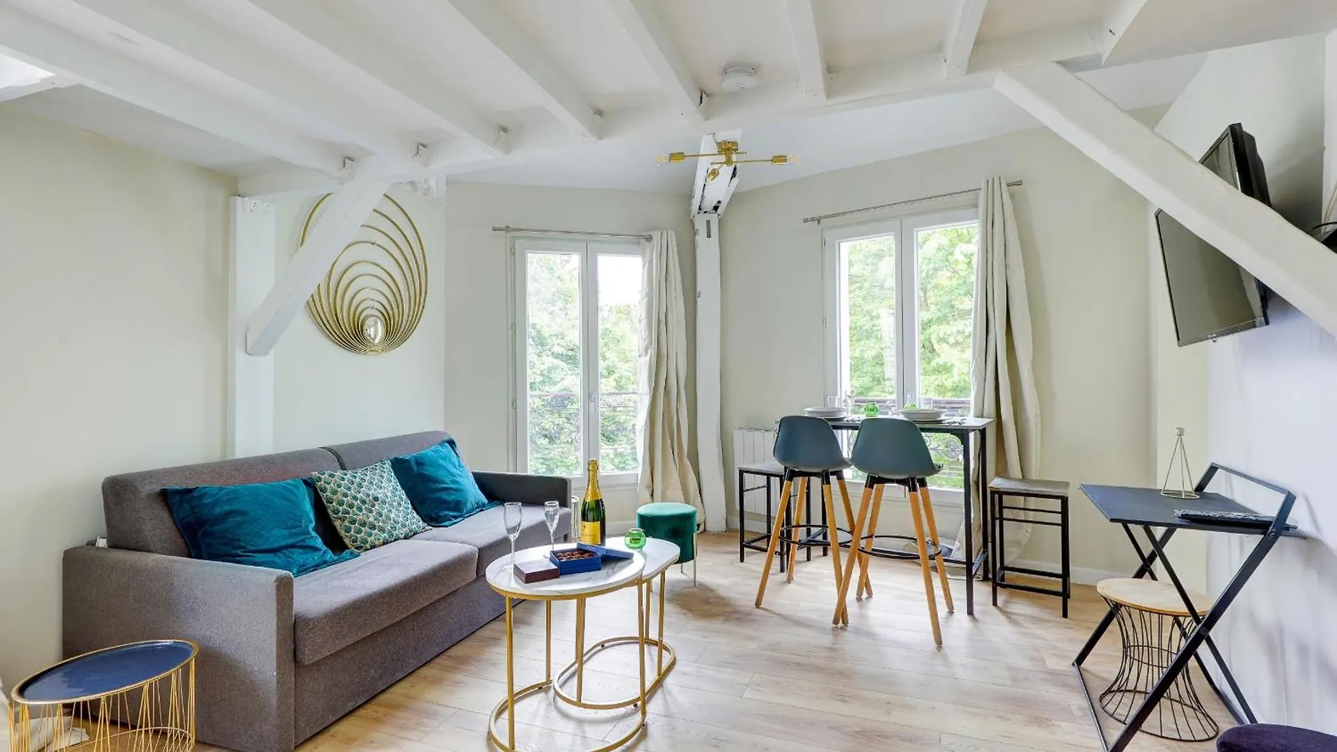 Bluestay 24 - Superb Apartment In Paris location